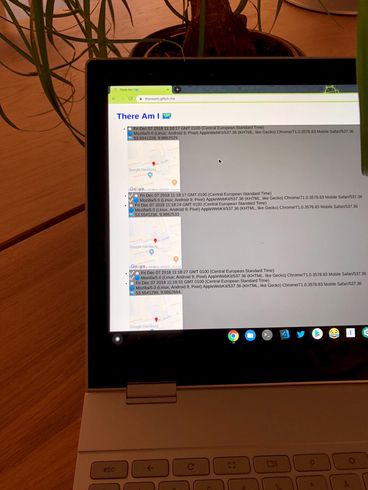 There Am I 🗺 control dashboard running on a Pixelbook (Source: https://tomayac.github.io/blogccasion-demos/thereami/).